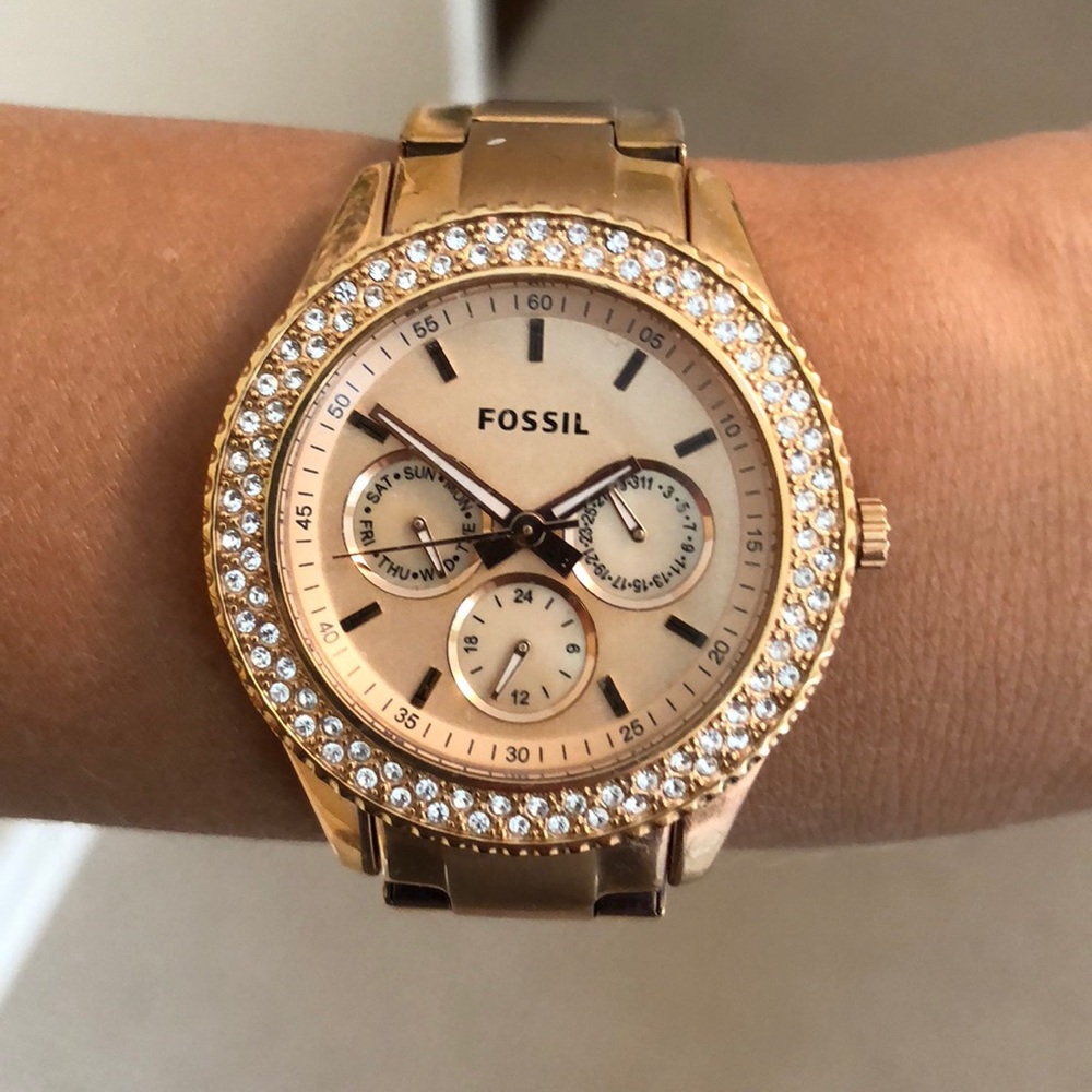 Rose gold fossil watch, no extra links